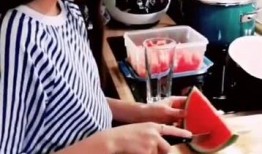 吃瓜圆满买衣服,揭秘买衣服的乐趣与心得