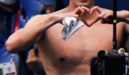 泳队吃瓜 微博,揭秘泳坛背后的趣味故事