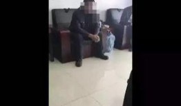 男子失败现场吃瓜,围观群众纷纷吃瓜热议