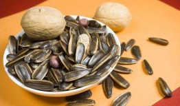 听瓜吃瓜子图片,听瓜吃瓜子的悠闲时光