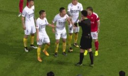 吃瓜被罚红牌,红牌警示网络言论边界