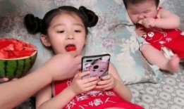 吃瓜儿子无视爸爸,家庭矛盾升级